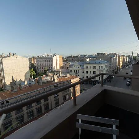 3br With Balcony - Views Апартаменти
