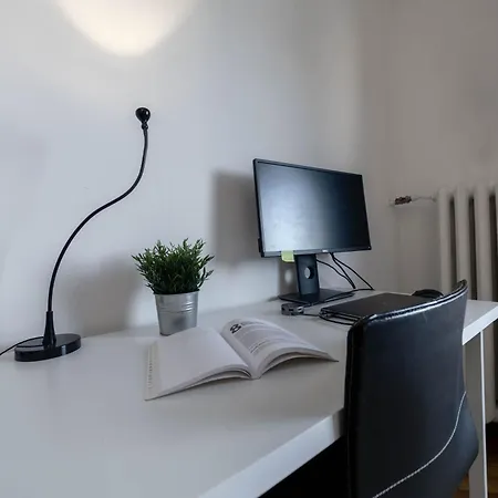 Апартаменти 3br With Balcony - Views *