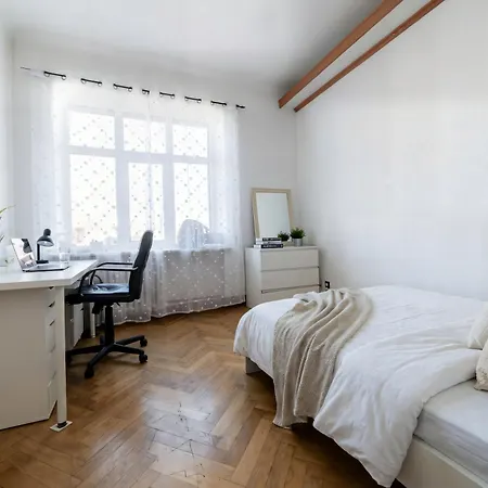 3br With Balcony - Views Апартаменти